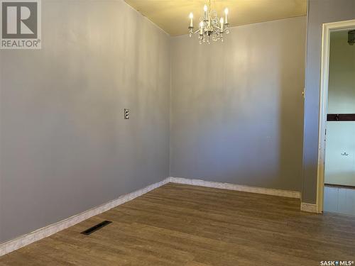 1332 6Th Avenue Nw, Moose Jaw, SK - Indoor Photo Showing Other Room