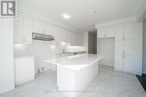 713 Mika Street, Innisfil, ON - Indoor Photo Showing Kitchen