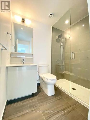 2203 - 898 Portage Parkway, Vaughan, ON - Indoor Photo Showing Bathroom