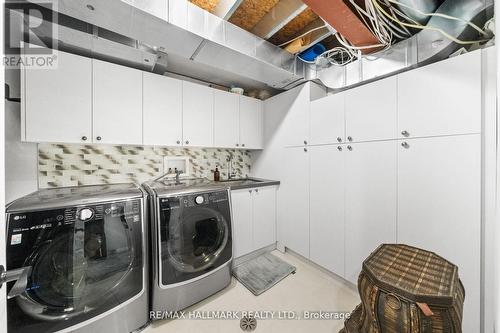 37 Copperstone Crescent, Richmond Hill, ON - Indoor Photo Showing Laundry Room