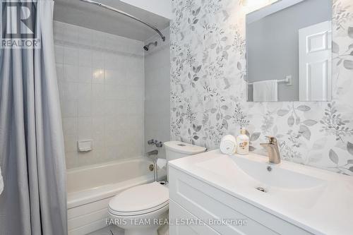 50 James Street, Barrie, ON - Indoor Photo Showing Bathroom