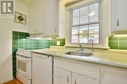 49 Elmer Avenue, Orillia, ON - Indoor Photo Showing Kitchen