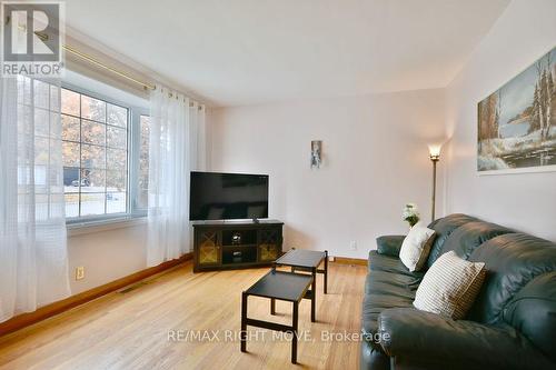 49 Elmer Avenue, Orillia, ON - Indoor Photo Showing Living Room