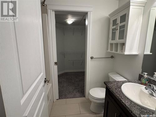 207 412 Willowgrove Square, Saskatoon, SK - Indoor Photo Showing Bathroom