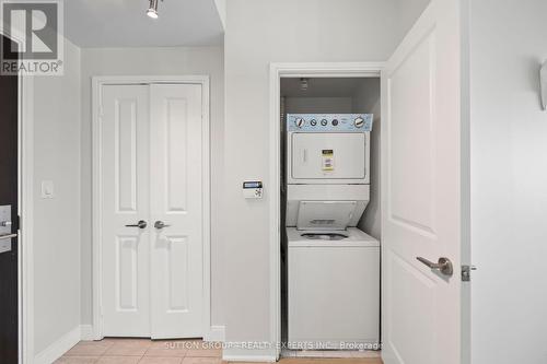 1901 - 60 Absolute Avenue, Mississauga, ON - Indoor Photo Showing Laundry Room