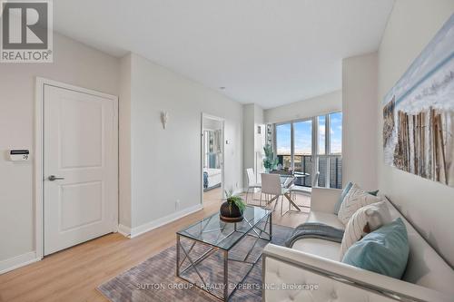 1901 - 60 Absolute Avenue, Mississauga, ON - Indoor Photo Showing Living Room