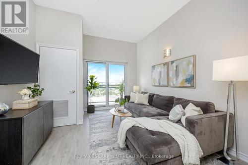 1109 - 716 Main Street E, Milton, ON - Indoor Photo Showing Living Room