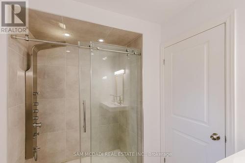 1531 Glenburnie Road, Mississauga, ON - Indoor Photo Showing Bathroom