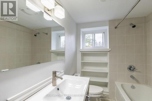 1531 Glenburnie Road, Mississauga, ON - Indoor Photo Showing Bathroom