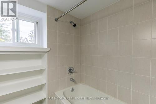 1531 Glenburnie Road, Mississauga, ON - Indoor Photo Showing Bathroom