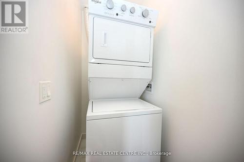 209 - 4675 Metcalfe Avenue, Mississauga, ON - Indoor Photo Showing Laundry Room