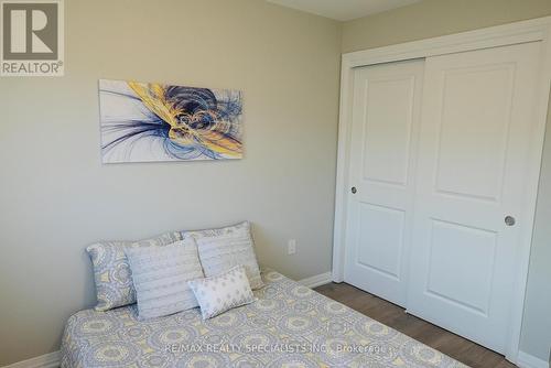 22 Bur Oak Drive, Thorold, ON - Indoor Photo Showing Bedroom