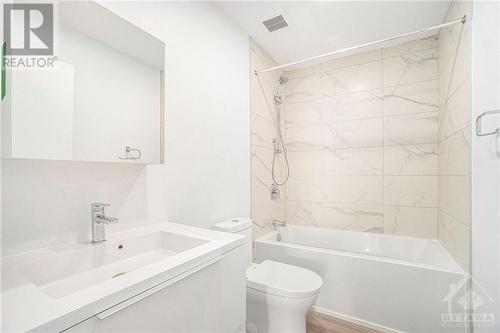 820 Archibald Avenue Unit#504, Ottawa, ON - Indoor Photo Showing Bathroom