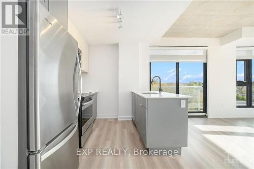 504 - 820 Archibald Avenue, Ottawa, ON - Indoor Photo Showing Kitchen