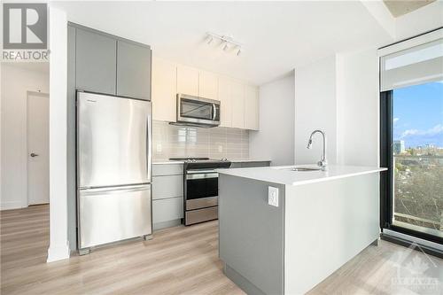 820 Archibald Avenue Unit#504, Ottawa, ON - Indoor Photo Showing Kitchen With Upgraded Kitchen