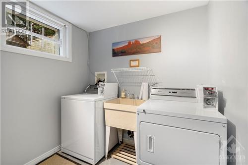 Shared Laundry - 559 Highcroft Avenue Unit#3, Ottawa, ON - Indoor Photo Showing Laundry Room