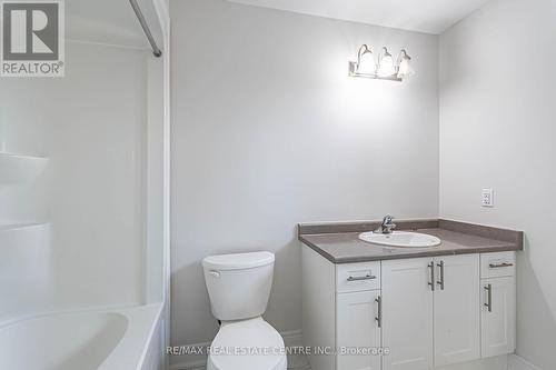 103 Manhattan Court, St. Catharines, ON - Indoor Photo Showing Bathroom