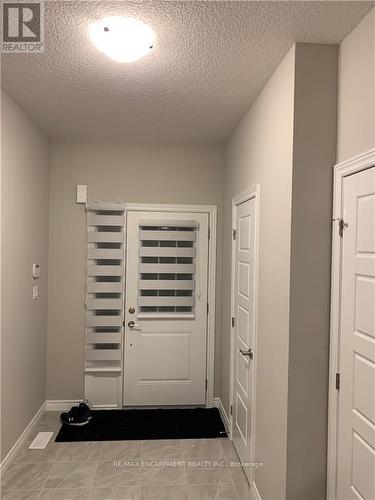 34 Zoe Lane, Hamilton, ON - Indoor Photo Showing Other Room