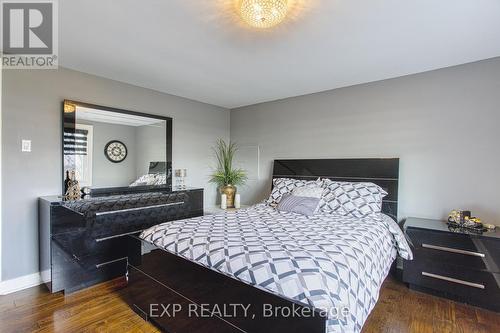 322 Russ Road, Grimsby, ON - Indoor Photo Showing Bedroom