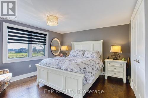 322 Russ Road, Grimsby, ON - Indoor Photo Showing Bedroom