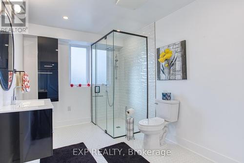 322 Russ Road, Grimsby, ON - Indoor Photo Showing Bathroom