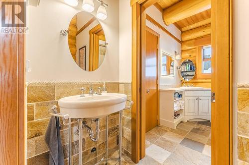 2439 Fairways Drive, Kamloops, BC - Indoor Photo Showing Bathroom