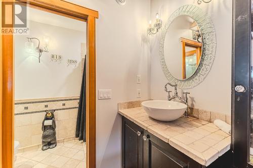 2439 Fairways Drive, Kamloops, BC - Indoor Photo Showing Bathroom