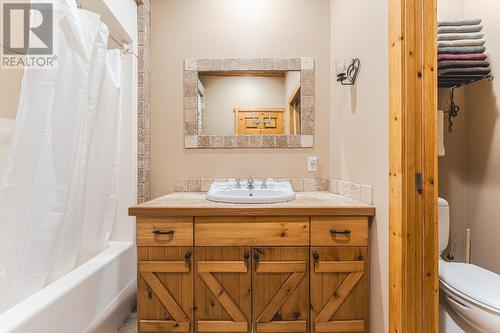 2439 Fairways Drive, Kamloops, BC - Indoor Photo Showing Bathroom