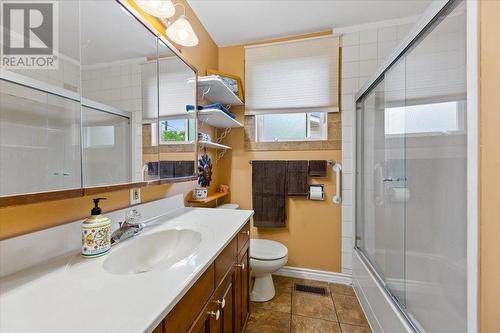 2508 41 Avenue, Vernon, BC - Indoor Photo Showing Bathroom