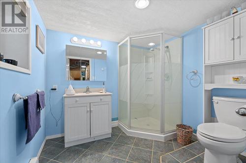 2508 41 Avenue, Vernon, BC - Indoor Photo Showing Bathroom