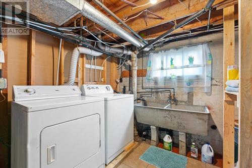 2508 41 Avenue, Vernon, BC - Indoor Photo Showing Laundry Room