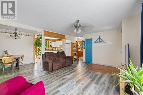 2508 41 Avenue, Vernon, BC - Indoor Photo Showing Living Room