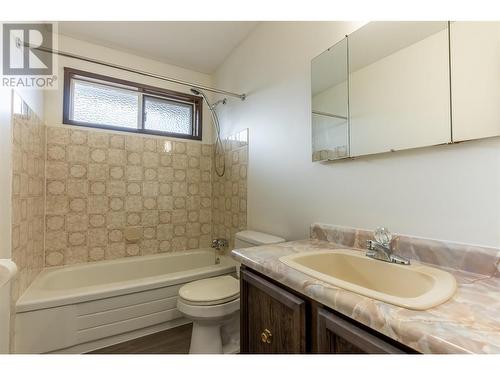 210 Basalt Place, Logan Lake, BC - Indoor Photo Showing Bathroom