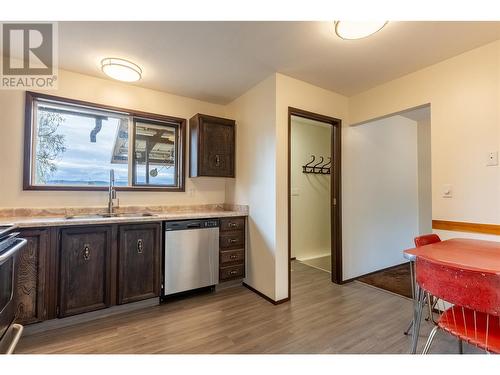 210 Basalt Place, Logan Lake, BC - Indoor Photo Showing Kitchen