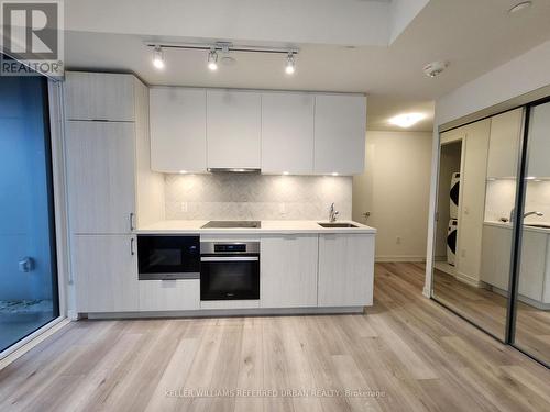 915 - 158 Front Street E, Toronto, ON - Indoor Photo Showing Kitchen With Upgraded Kitchen