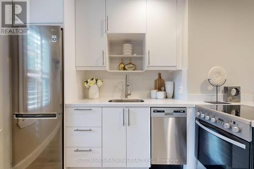 63 Cleveland Street, Toronto, ON - Indoor Photo Showing Kitchen