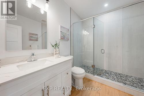 25 Franklin Crescent, Whitby, ON - Indoor Photo Showing Bathroom