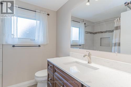 31 Little Avenue, Barrie, ON - Indoor Photo Showing Bathroom