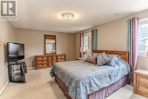 31 Little Avenue, Barrie, ON - Indoor Photo Showing Bedroom