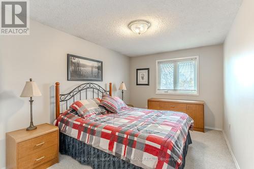 31 Little Avenue, Barrie, ON - Indoor Photo Showing Bedroom