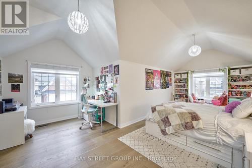 17 Thompson Way, Springwater, ON - Indoor Photo Showing Bedroom