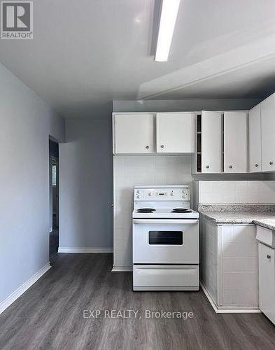 21 Albion Crescent, Brampton, ON - Indoor Photo Showing Kitchen