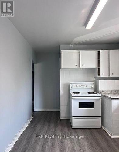 21 Albion Crescent, Brampton, ON - Indoor Photo Showing Kitchen