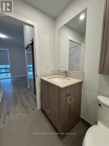 407 - 4130 Parkside Village Drive, Mississauga, ON - Indoor Photo Showing Bathroom