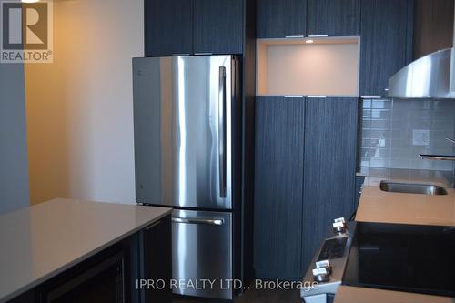 908 - 2520 Eglinton Avenue W, Mississauga, ON - Indoor Photo Showing Kitchen