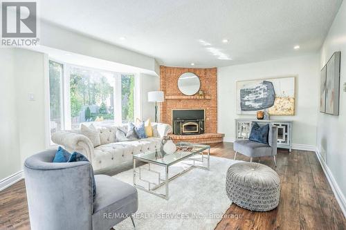 6685 Mockingbird Lane, Mississauga, ON - Indoor Photo Showing Living Room With Fireplace