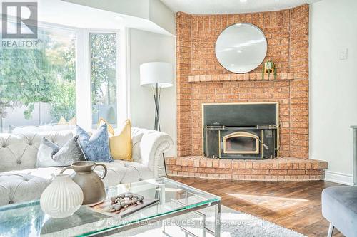 6685 Mockingbird Lane, Mississauga, ON - Indoor Photo Showing Living Room With Fireplace