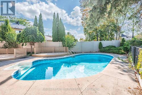 6685 Mockingbird Lane, Mississauga, ON - Outdoor With In Ground Pool With Backyard