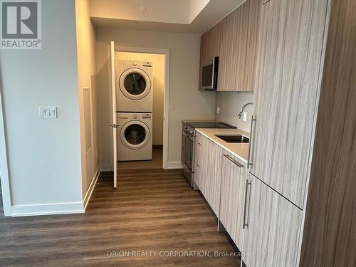 2211 - 4130 Parkside Village Drive, Mississauga, ON - Indoor Photo Showing Laundry Room