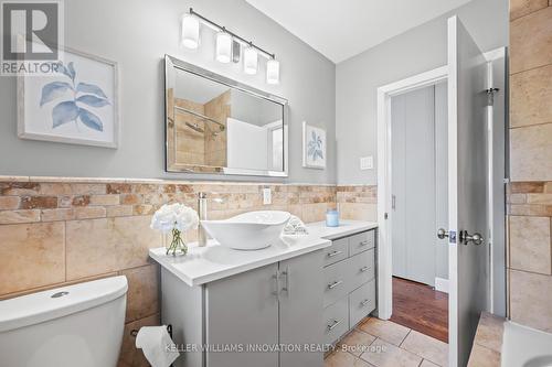 502 Manchester Road, Kitchener, ON - Indoor Photo Showing Bathroom